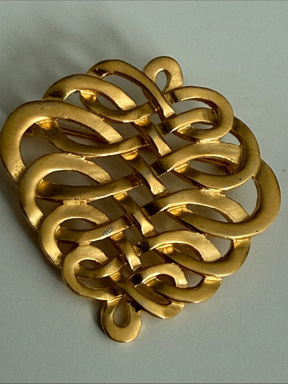 Vintage MMA signed Gold Tone Celtic Knot brooch pin